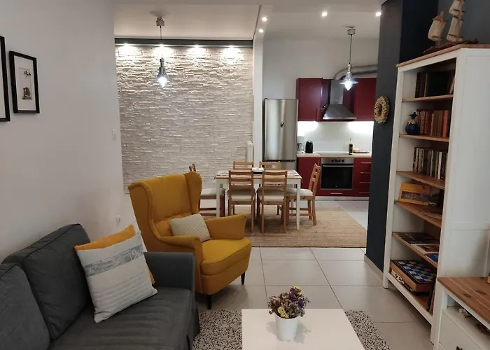 Central & Comfortable, 70M² Apt In Neos Kosmos