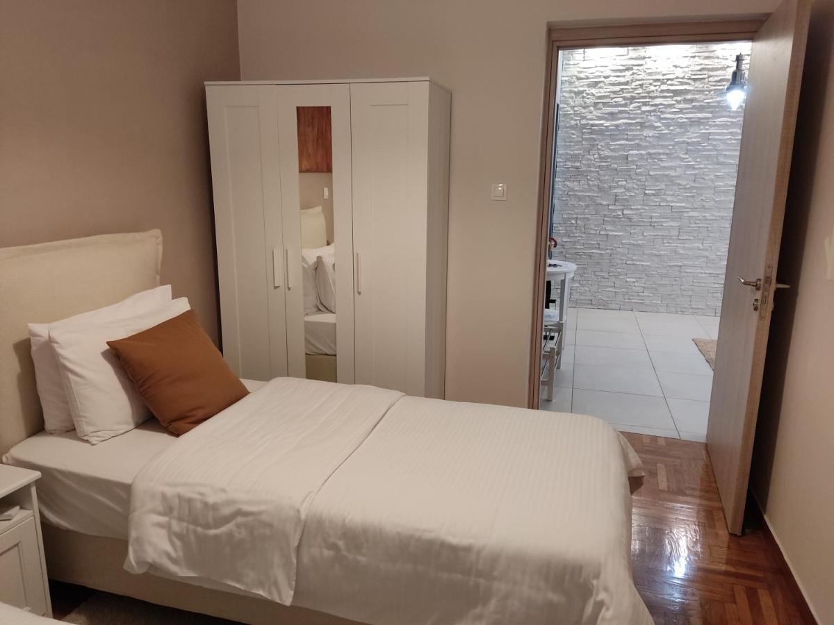 Apartment & Comfortable, 70m² In Neos Kosmos